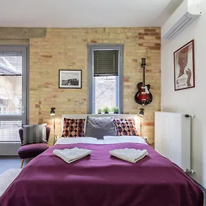 https://paulay-deluxe-studio.inbudapesthotels.com